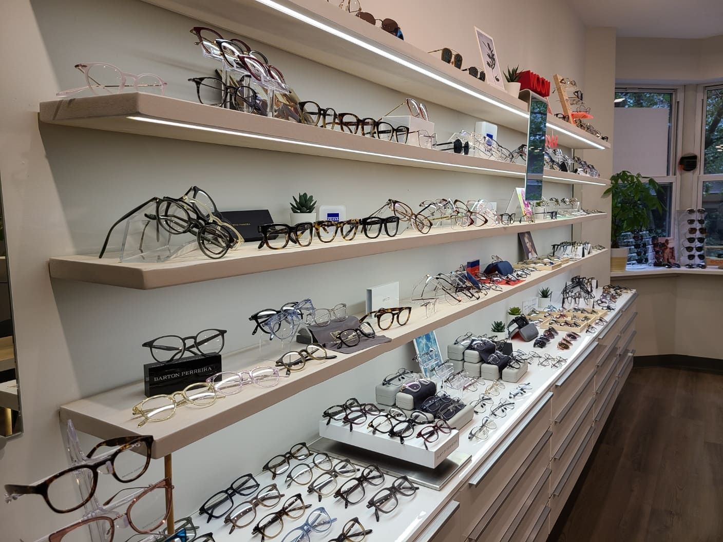 Eye Associates of New York | LASIK Evaluations, Glaucoma and Specialty Contact Lenses